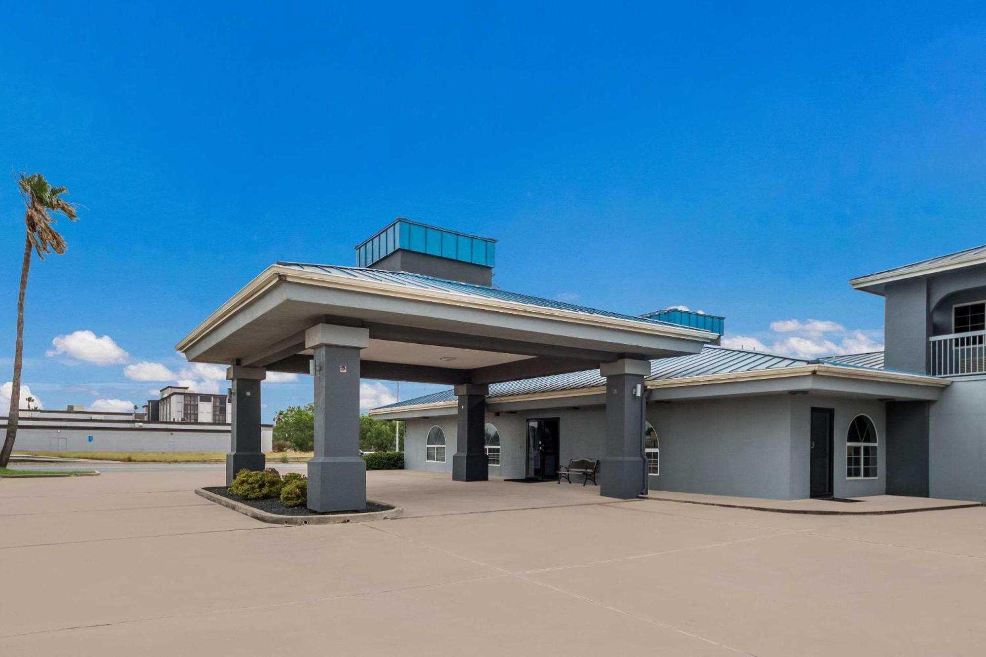 Rodeway Inn & Suites Corpus Christi Exterior photo